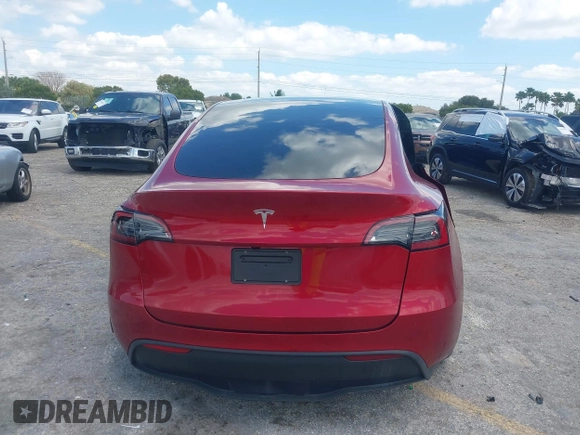 2024 Tesla Model Y с VIN 7SAYGDED7RF045410, выставлен на аукционе IAAI как лот 42000700 с пробегом 13 021 миль миль и . История ставок и продаж доступна на DreamBid. Изображение 17.