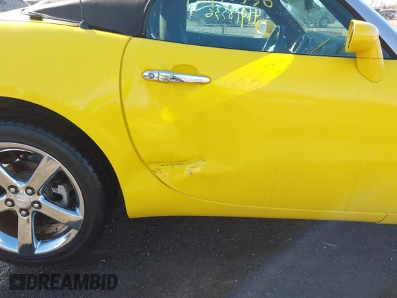 2008 Pontiac Solstice z VIN 1G2MC35B88Y114477, wystawiony jako IAAI lot #41918536 z przebiegiem 46 553 mil mil oraz . Historia ofert i sprzedaży dostępna na DreamBid. Obrazek 6.