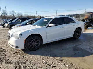 2019 Chrysler 300 with VIN 2C3CCAGGXKH538284, listed as a Copart auction lot 43194395 with 95,088 mi miles and Salvage Title. Bid and sale history available at carsss.com. Image 1.