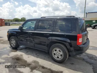 2015 Jeep Patriot Sport z VIN 1C4NJPBBXFD203960, wystawiony jako Copart lot #57860435 z przebiegiem 239 164 mil mil oraz Szkoda całkowita • Salvage title. Historia ofert i sprzedaży dostępna na DreamBid. Obrazek 2.