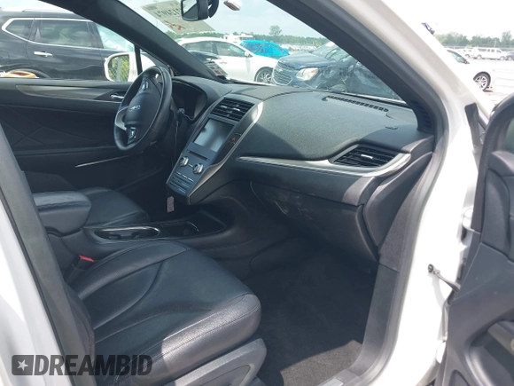 2015 Lincoln MKC with VIN 5LMCJ1A96FUJ44904, listed as a IAAI auction lot 42124974 with 66,044 mi miles and . Bid and sale history available at DreamBid. Image 5.