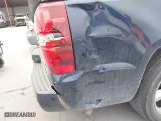 2011 Chevrolet Avalanche LTZ with VIN 3GNTKGE32BG251904, listed as a IAAI auction lot 41677307 with 143,653 mi miles. Bid and sale history available at carsss.com. Image 6.