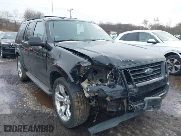 2010 Ford Explorer z VIN 1FMEU8DE5AUA85647, wystawiony jako IAAI lot #41534833 z przebiegiem 129 925 mil mil oraz . Historia ofert i sprzedaży dostępna na DreamBid. Obrazek 6.
