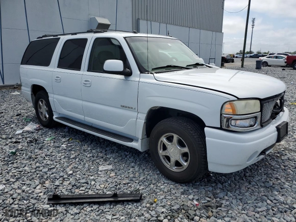 2005 GMC Yukon XL Denali with VIN 1GKFK66U55J152864, listed as a Copart auction lot 50890665 with 374,345 mi miles and Salvage Title. Bid and sale history available at carsss.com. Image 4.