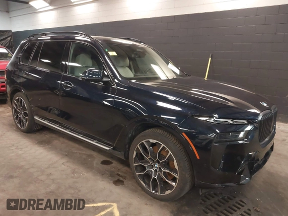 2025 BMW X7 xDrive40i with VIN 5UX23EM02S9X10070, listed as a IAAI auction lot 41735838 with 5,523 mi miles. Bid and sale history available at carsss.com. Image 1.