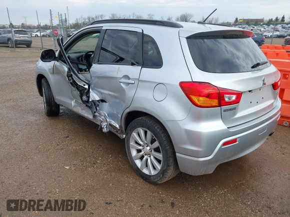 2011 Mitsubishi Outlander SE z VIN JA4AP4AU6BZ018195, wystawiony jako IAAI lot #41909830 z przebiegiem 68 576 mil mil oraz . Historia ofert i sprzedaży dostępna na DreamBid. Obrazek 3.
