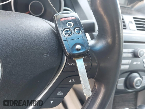 2010 Acura TL z VIN 19UUA8F21AA017361, wystawiony jako IAAI lot #42395500 z przebiegiem 123 225 mil mil oraz . Historia ofert i sprzedaży dostępna na DreamBid. Obrazek 11.
