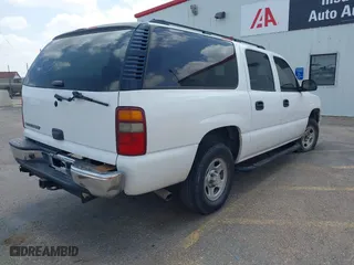 2006 Chevrolet Suburban LS w/1WT with VIN 1GNEC16Z86J168679, listed as a IAAI auction lot 42008170 with 252,444 mi miles. Bid and sale history available at carsss.com. Image 4.