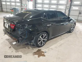 2017 Nissan Maxima SV with VIN 1N4AA6AP7HC405028, listed as a IAAI auction lot 41358504 with 92,231 mi miles. Bid and sale history available at carsss.com. Image 4.