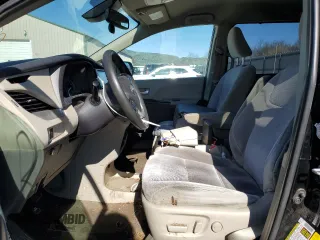 2019 Toyota Sienna LE Auto Access Seat with VIN 5TDKZ3DC7KS996997, listed as a Copart auction lot 46851155 with Not provided miles and Salvage title. Bid and sale history available at DreamBid. Image 7.