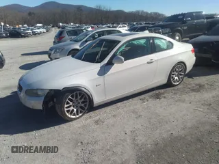 2010 BMW 3 Series 328i with VIN WBAWB3C58AP139280, listed as a IAAI auction lot 41390262 with 137,928 mi miles. Bid and sale history available at carsss.com. Image 17.