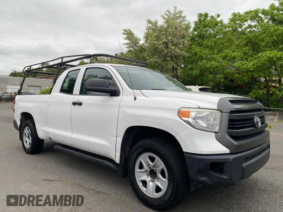 2016 Toyota Tundra SR z VIN 5TFRM5F18GX095787, wystawiony jako Copart lot #58425245 z przebiegiem 227 425 mil mil oraz Czysty tytuł • Clean title. Historia ofert i sprzedaży dostępna na DreamBid. Obrazek 1.