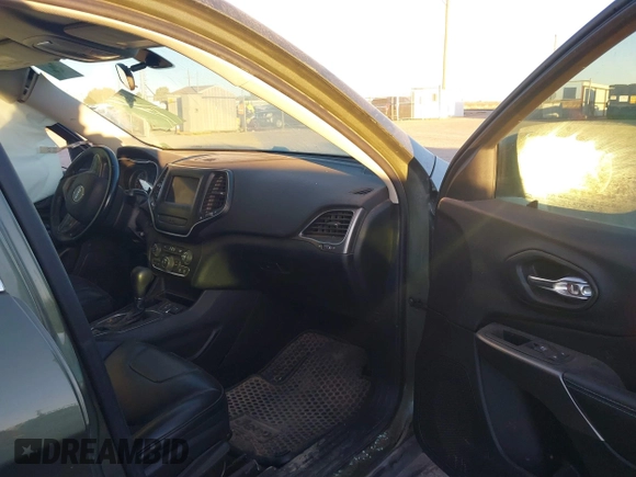2019 Jeep Cherokee Latitude Plus with VIN 1C4PJLLN0KD164168, listed as a IAAI auction lot 41197248 with 118,278 mi miles and . Bid and sale history available at DreamBid. Image 5.
