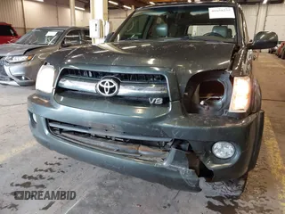 2006 Toyota Sequoia SR5 with VIN 5TDBT44A16S262643, listed as a IAAI auction lot 41658275 with 403,034 mi miles and . Bid and sale history available at DreamBid. Image 6.