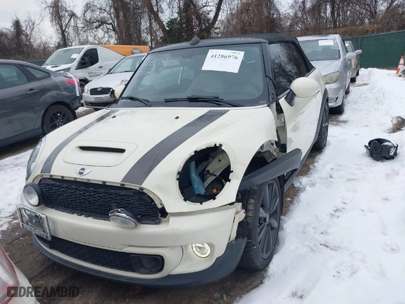 2015 MINI Cooper Convertible S with VIN WMWZP3C5XFT299044, listed as a IAAI auction lot 41286976 with 80,858 mi miles. Bid and sale history available at carsss.com. Image 13.