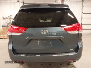 2014 Toyota Sienna XLE с VIN 5TDYK3DC5ES423745, выставлен на аукционе IAAI как лот 42455273 с пробегом 103 063 миль миль и . История ставок и продаж доступна на DreamBid. Изображение 17.