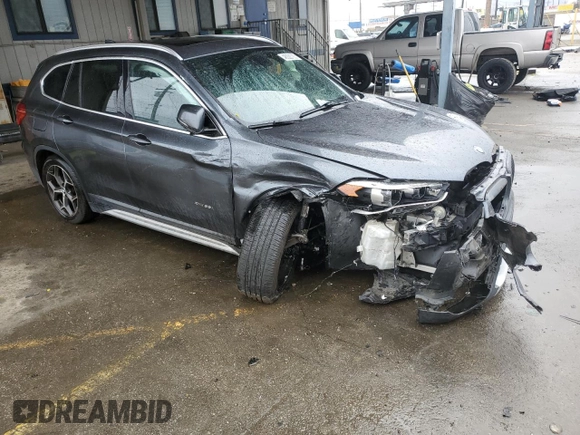 2016 BMW X1 xDrive28i with VIN WBXHT3C31G5E55041, listed as a Copart auction lot 48928705 with 104,799 mi miles and Salvage Title. Bid and sale history available at carsss.com. Image 4.