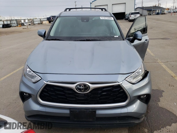 2020 Toyota Highlander LE with VIN 5TDBZRBH9LS026975, listed as a Copart auction lot 41372393 with 30,571 mi miles and . Bid and sale history available at DreamBid. Image 5.