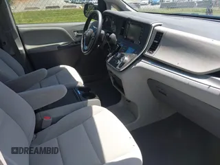 2020 Toyota Sienna LE Auto Access Seat с VIN 5TDKZ3DC3LS053328, выставлен на аукционе IAAI как лот 42184135 с пробегом 65 300 миль миль и . История ставок и продаж доступна на DreamBid. Изображение 5.