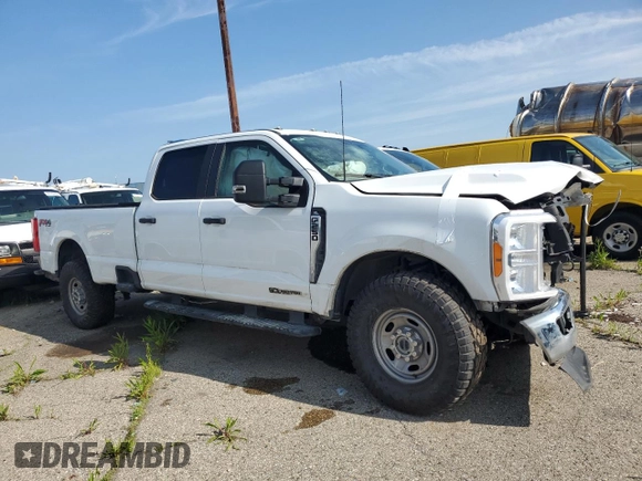 2023 Ford F-250 XL with VIN 1FT7W2BT0PEC14967, listed as a Copart auction lot 58661045 with 42,979 mi miles and Salvage title. Bid and sale history available at DreamBid. Image 4.
