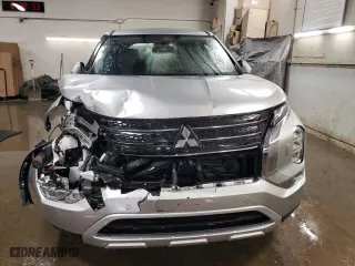 2024 Mitsubishi Outlander SE with VIN JA4J4VA82RZ088952, listed as a Copart auction lot 49170785 with 6,773 mi miles and Non Repairable. Bid and sale history available at carsss.com. Image 5.