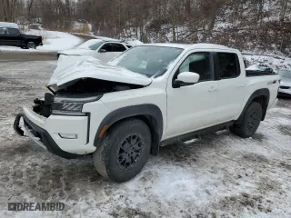 2023 Nissan Frontier PRO-4X with VIN 1N6ED1EK5PN625823, listed as a Copart auction lot 44684085 with 28,770 mi miles and Salvage Title. Bid and sale history available at carsss.com. Image 1.