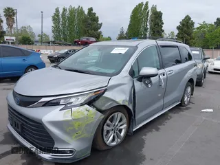 2022 Toyota Sienna XLE z VIN 5TDJRKEC8NS135921, wystawiony jako IAAI lot #42124395 z przebiegiem 39 611 mil mil oraz . Historia ofert i sprzedaży dostępna na DreamBid. Obrazek 6.