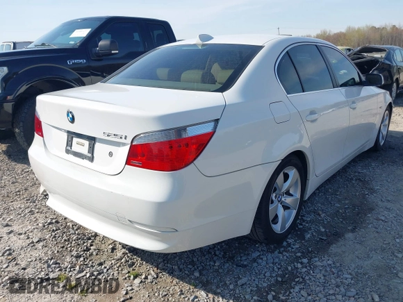 2007 BMW 5 Series 525i with VIN WBANE53527CW62776, listed as a IAAI auction lot 41870614 with 180,886 mi miles and . Bid and sale history available at carsss.com. Image 4.