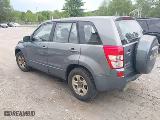 2007 Suzuki Grand Vitara with VIN JS3TE941474203094, listed as a IAAI auction lot 42092310 with 176,903 mi miles. Bid and sale history available at carsss.com. Image 3.