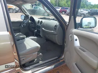 2005 Jeep Liberty Limited z VIN 1J4GK58K15W633519, wystawiony jako IAAI lot #42240372 z przebiegiem 189 926 mil mil oraz . Historia ofert i sprzedaży dostępna na DreamBid. Obrazek 5.