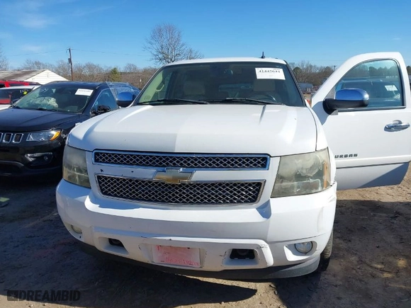 2007 Chevrolet Suburban LT with VIN 1GNFK163X7R395751, listed as a IAAI auction lot 41445644 with 361,993 mi miles. Bid and sale history available at carsss.com. Image 6.