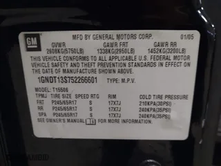 2005 Chevrolet TrailBlazer LT with VIN 1GNDT13S752266601, listed as a IAAI auction lot 41396007 with 204,190 mi miles. Bid and sale history available at carsss.com. Image 9.