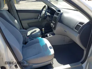 2008 Kia Spectra SX with VIN KNAFE121485566701, listed as a IAAI auction lot 41858114 with 175,020 mi miles. Bid and sale history available at carsss.com. Image 5.