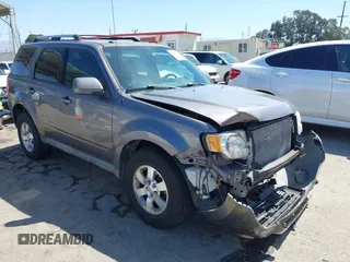 2010 Ford Escape Limited z VIN 1FMCU9EG7AKB12713, wystawiony jako IAAI lot #42325469 z przebiegiem 149 655 mil mil oraz . Historia ofert i sprzedaży dostępna na DreamBid. Obrazek 1.