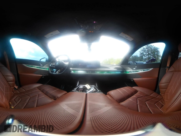 2023 BMW 7 Series 760i xDrive с VIN WBA33EJ04PCM74863, выставлен на аукционе IAAI как лот 42298285 с пробегом 22 801 миль миль и . История ставок и продаж доступна на DreamBid. Изображение 18.