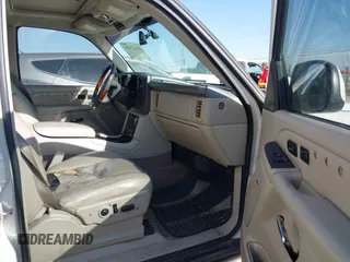 2005 Cadillac Escalade ESV z VIN 3GYFK66NX5G196181, wystawiony jako IAAI lot #41627424 z przebiegiem 269 961 mil mil oraz . Historia ofert i sprzedaży dostępna na DreamBid. Obrazek 5.