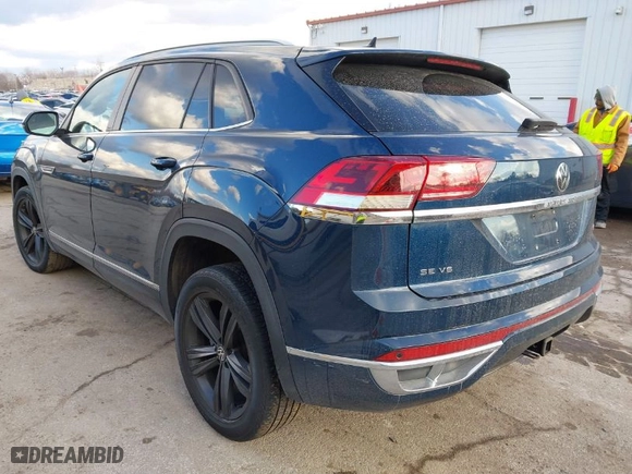 2021 Volkswagen Atlas Cross Sport 3.6L V6 SE w/Technology R-Line with VIN 1V2RE2CA0MC200842, listed as a IAAI auction lot 41689870 with 61,298 mi miles. Bid and sale history available at carsss.com. Image 3.