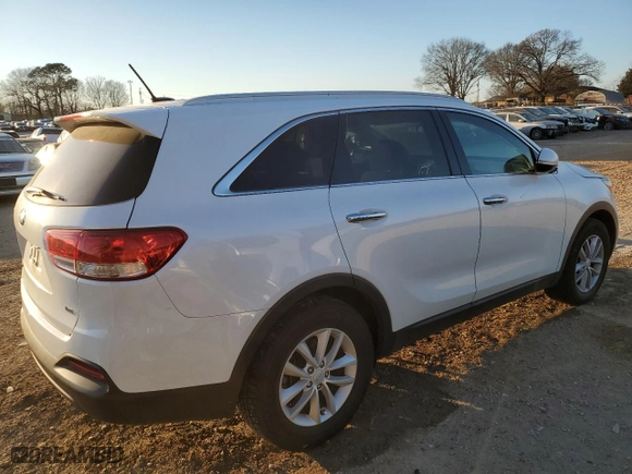2018 Kia Sorento LX V6 with VIN 5XYPG4A50JG338876, listed as a Copart auction lot 46427745 with 121,427 mi miles and Salvage Title. Bid and sale history available at carsss.com. Image 3.