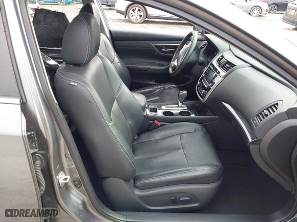2018 Nissan Altima 2.5 SR with VIN 1N4AL3AP1JC245971, listed as a IAAI auction lot 41196020 with 100,881 mi miles. Bid and sale history available at carsss.com. Image 5.