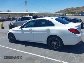 2019 Mercedes-Benz C 300 с VIN 55SWF8DB4KU294346, выставлен на аукционе IAAI как лот 42215950 с пробегом 81 881 миль миль и . История ставок и продаж доступна на DreamBid. Изображение 14.