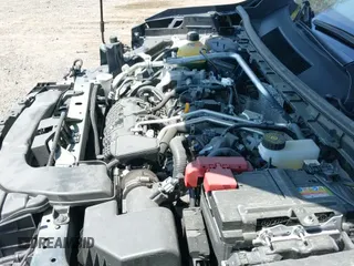 2023 Mitsubishi Outlander SE z VIN JA4J4UA81PZ055657, wystawiony jako IAAI lot #42800270 z przebiegiem 14 777 mil mil oraz . Historia ofert i sprzedaży dostępna na DreamBid. Obrazek 22.