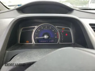 2008 Honda Civic LX z VIN 2HGFA16528H338878, wystawiony jako Copart lot #58849355 z przebiegiem 193 528 mil mil oraz Czysty tytuł • Clean title. Historia ofert i sprzedaży dostępna na DreamBid. Obrazek 9.