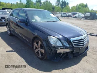 2010 Mercedes-Benz E 350 Luxury z VIN WDDHF8HB7AA114536, wystawiony jako IAAI lot #42237304 z przebiegiem 117 125 mil mil oraz . Historia ofert i sprzedaży dostępna na DreamBid. Obrazek 1.
