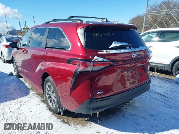 2021 Toyota Sienna XLE with VIN 5TDYSKFC8MS030845, listed as a IAAI auction lot 41628364 with 63,671 mi miles. Bid and sale history available at carsss.com. Image 3.
