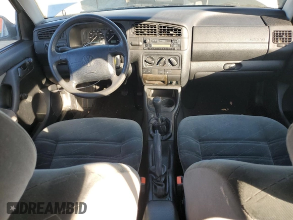 1998 Volkswagen Golf z VIN 3VWFA81H8WM251233, wystawiony jako Copart lot #42441795 z przebiegiem 122 969 mil mil oraz Czysty tytuł • Clean title. Historia ofert i sprzedaży dostępna na DreamBid. Obrazek 8.