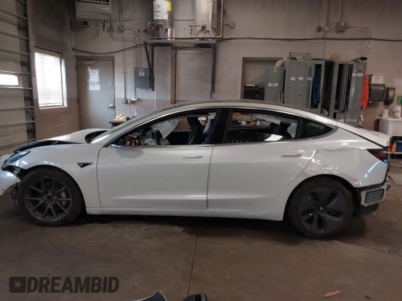 2020 Tesla Model 3 Long Range z VIN 5YJ3E1EB7LF619120, wystawiony jako IAAI lot #41334485 z przebiegiem Nie podano mil oraz . Historia ofert i sprzedaży dostępna na DreamBid. Obrazek 15.