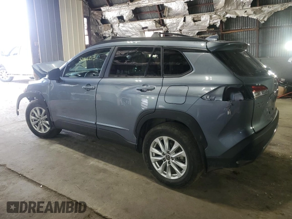 2023 Toyota Corolla Cross LE z VIN 7MUCAABG3PV046333, wystawiony jako Copart lot #52866215 z przebiegiem Nie podano mil oraz Szkoda całkowita • Salvage title. Historia ofert i sprzedaży dostępna na DreamBid. Obrazek 2.