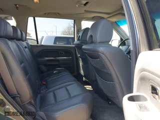 2007 Honda Pilot EX-L with VIN 5FNYF28517B008200, listed as a IAAI auction lot 41780805 with 264,496 mi miles. Bid and sale history available at carsss.com. Image 8.