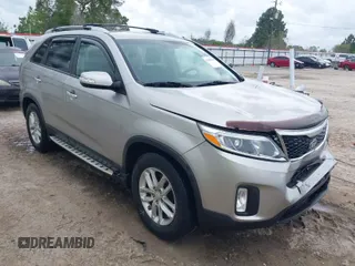 2014 Kia Sorento LX with VIN 5XYKT4A7XEG532862, listed as a IAAI auction lot 41896329 with 97,861 mi miles and . Bid and sale history available at carsss.com. Image 1.