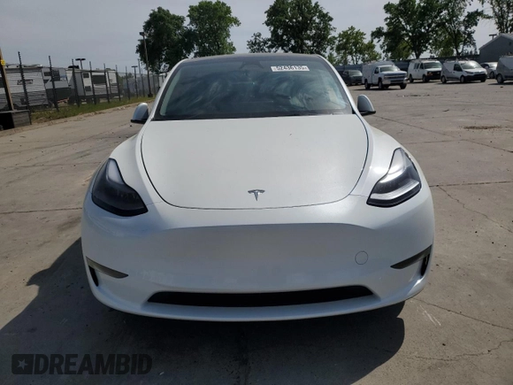 2024 Tesla Model Y Long Range с VIN 7SAYGDEE1RF152168, выставлен на аукционе Copart как лот 52436135 с пробегом 3 546 миль миль и Списание • Salvage title. История ставок и продаж доступна на DreamBid. Изображение 5.